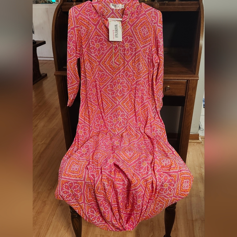 Pink Patterned Dress Weird Front - Picture 2 of 6